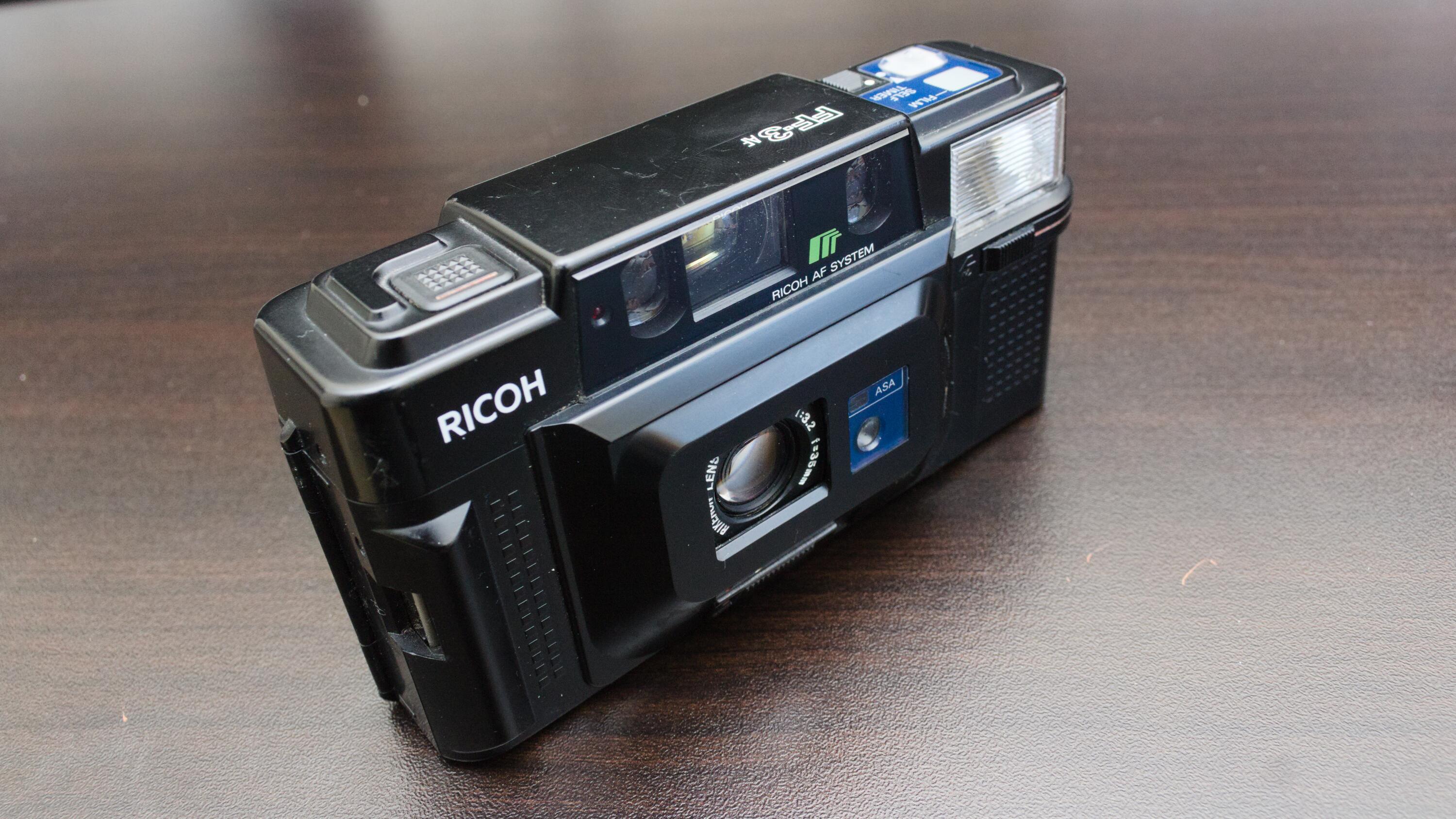 With all the glory from the 80's: The Ricoh FF-3AF